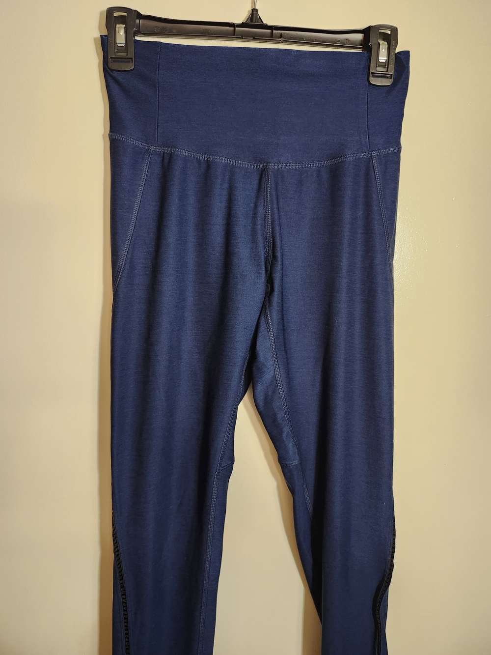 Champion Women's Navy Leggings - Size Small